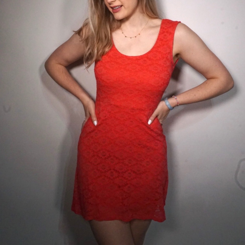 Open back, Keyhole High-Low Pink/Red Lace Dress - Picture 3 of 6